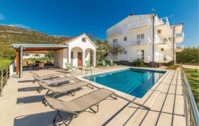 Beautiful Apartment In Kastel Luksic With Wifi
